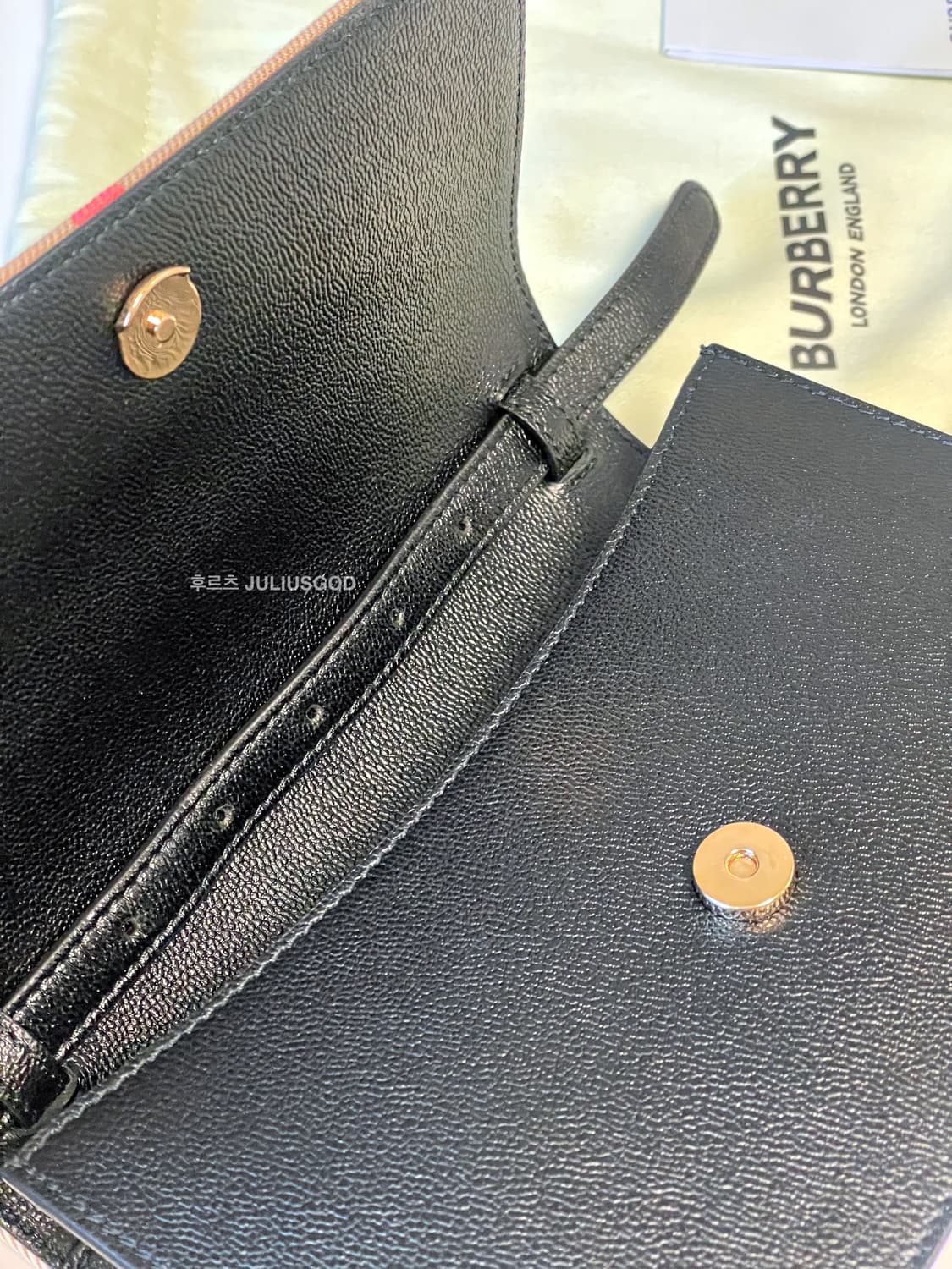 [정품, 새제품] 버버리 BURBERRY 체크 크로스백 클러치 가방  상품이미지6
