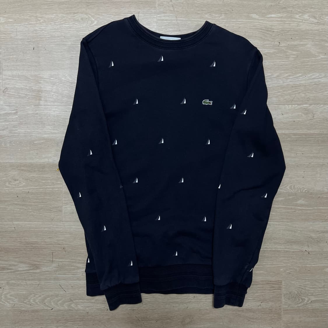 라코스테 요트 패턴 자수로고 프린팅 맨투맨 [네이비] 3사이즈 상품이미지1