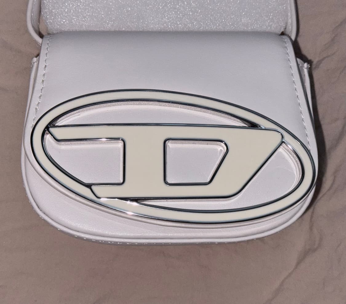 새상품 내일까지만 판매) 디젤 화이트 미니백 상품이미지6