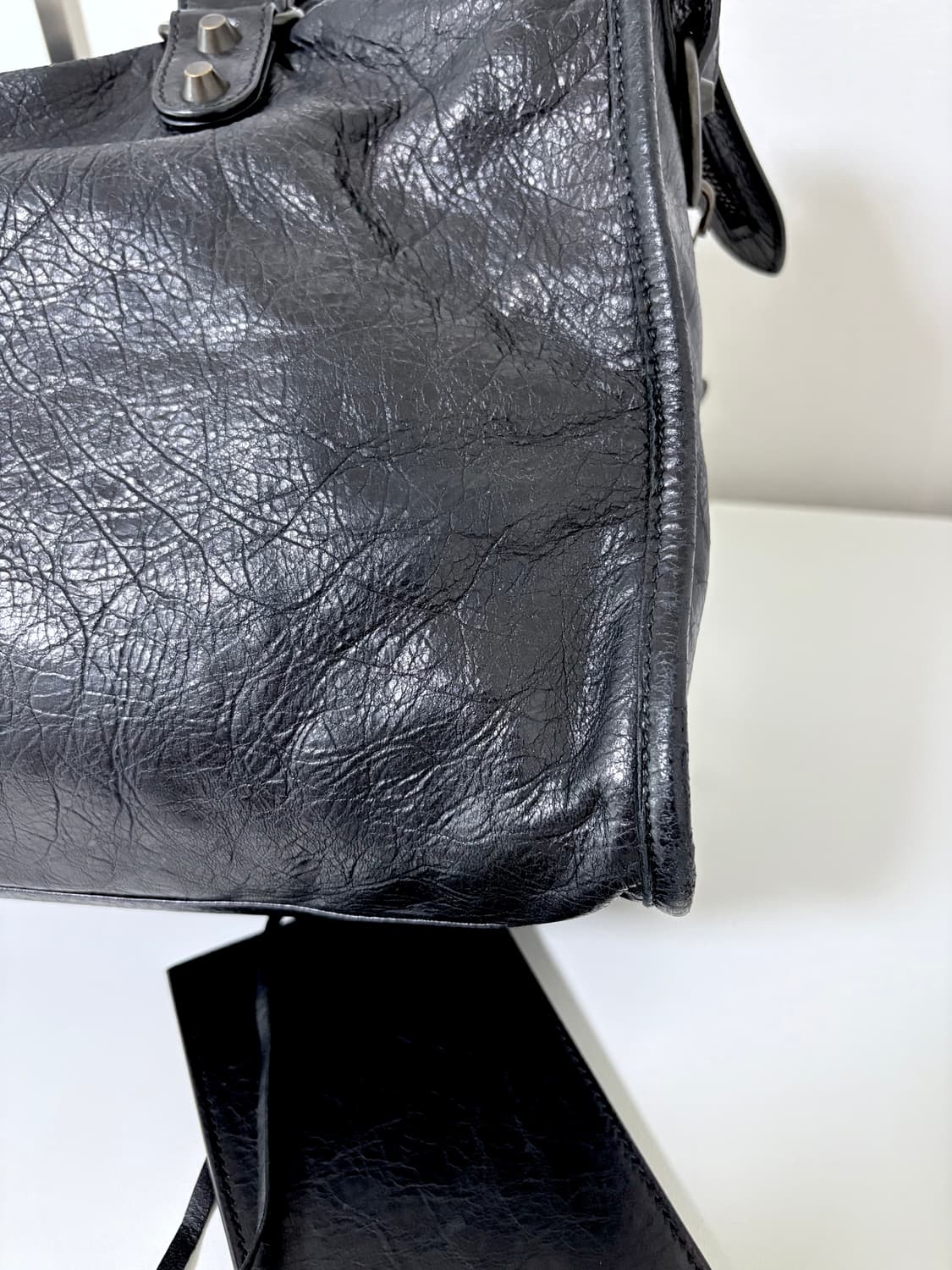 발렌시아가 시티 모터백 블랙 미디움 상품이미지7