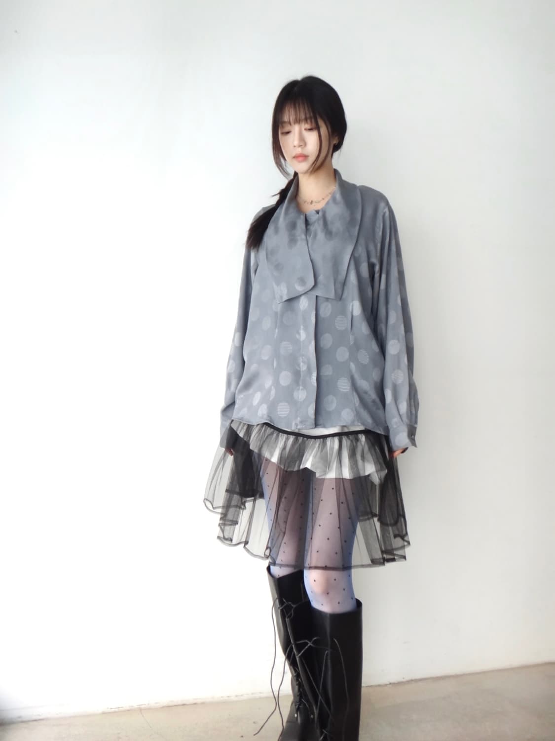 Dot pattern neck detail blouse / grey 상품이미지1