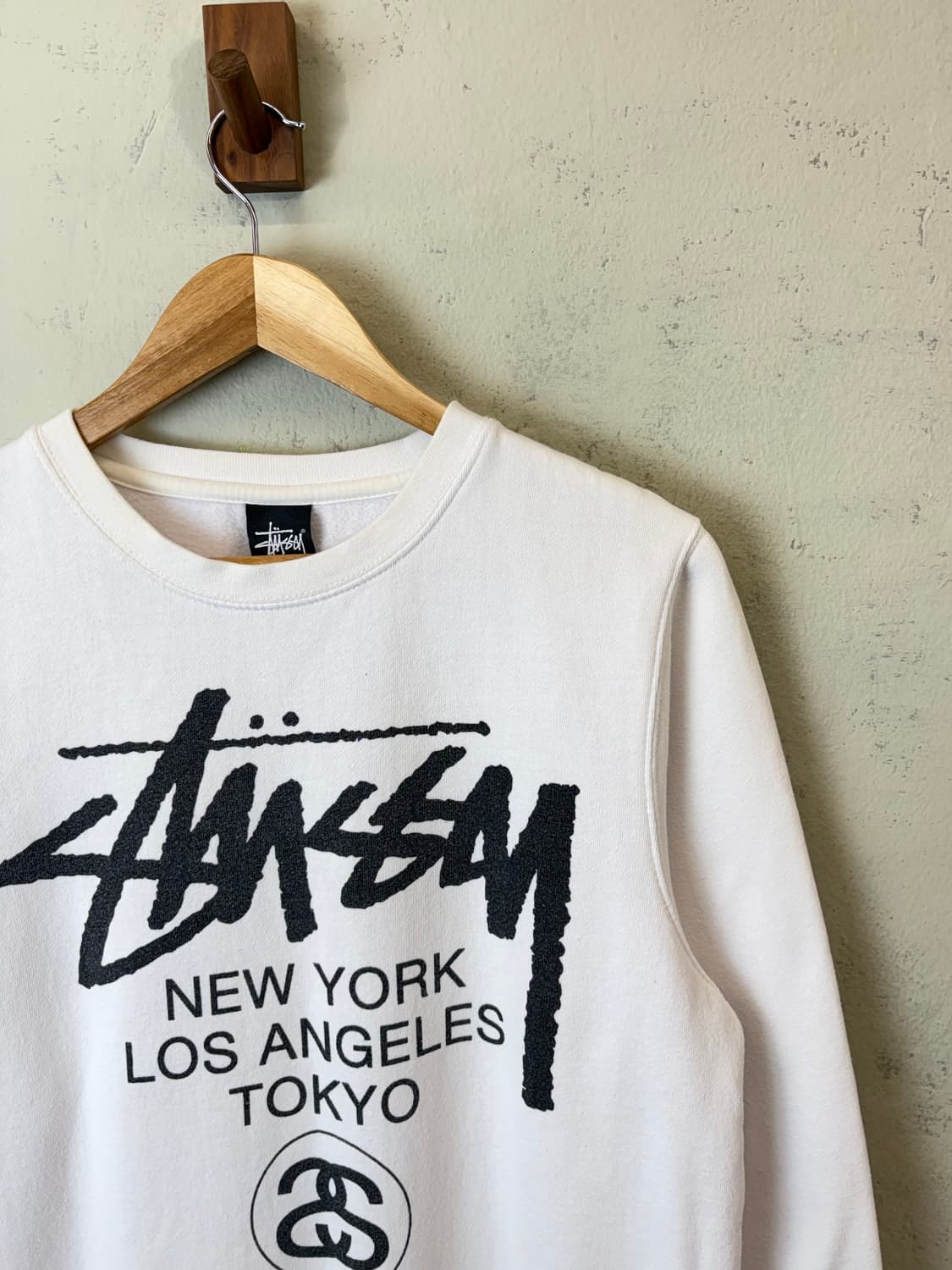 스투시 월드투어 화이트 맨투맨 상품이미지5