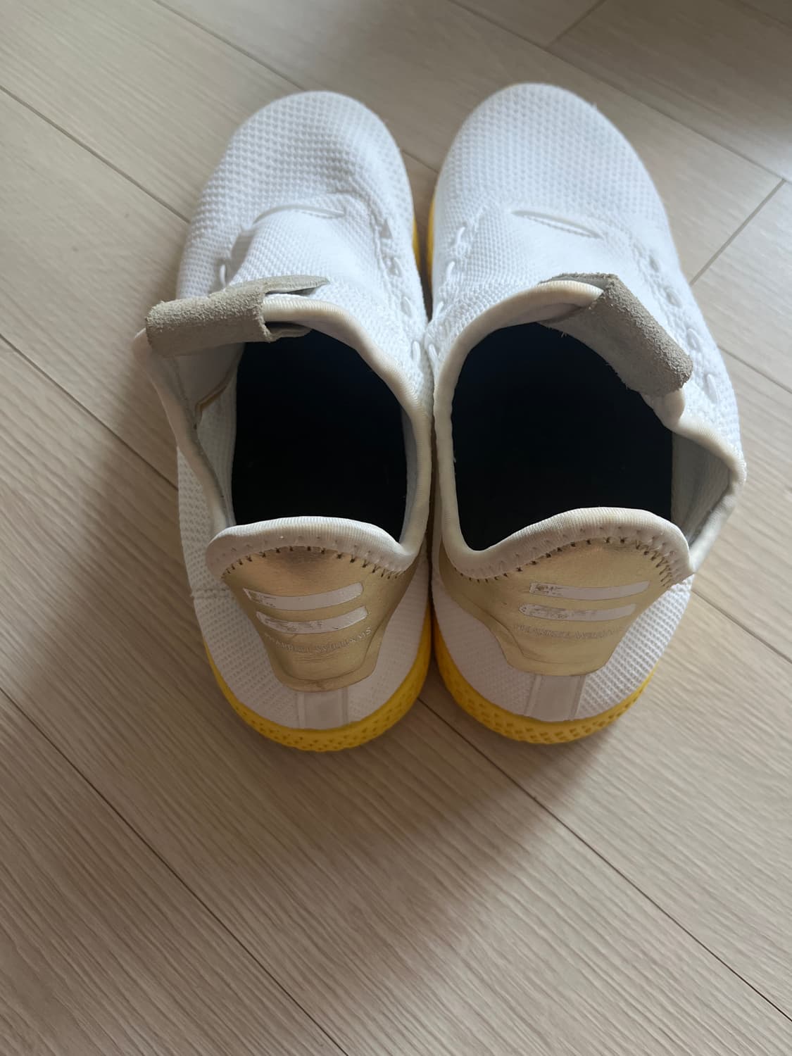 아디다스 퍼렐 윌리엄스 휴먼 레이스 테니스휴 260mm 상품이미지2