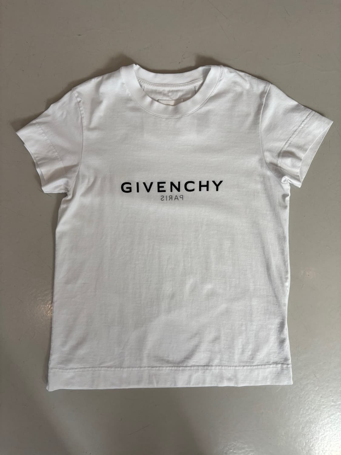 Givenchy Round T 상품이미지2