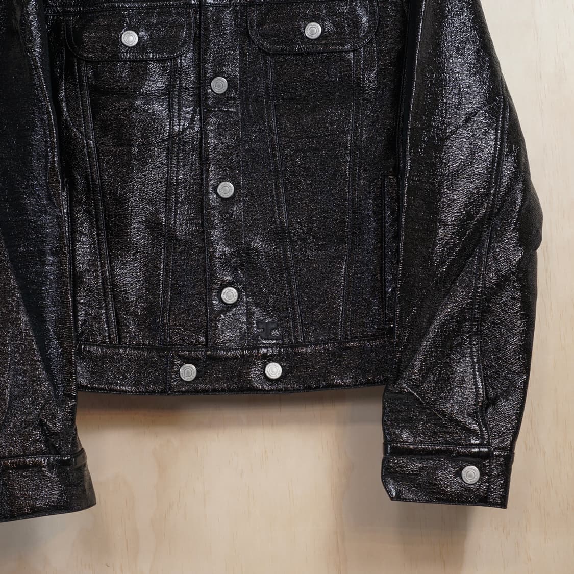 꾸레쥬 바이닐 트러커 자켓 상품이미지5