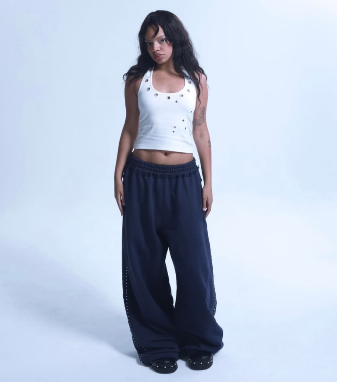 ALDIYOUU 알디유 스터드 스웻팬츠 / 네이비 상품이미지1