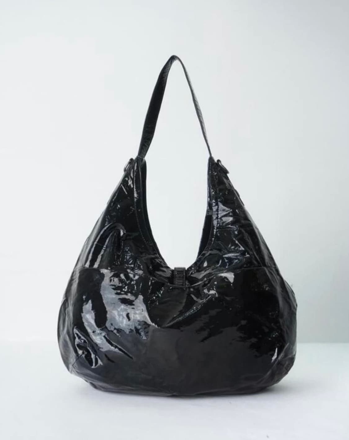 Agnes.b 블랙 에나멜 숄더백 상품이미지2