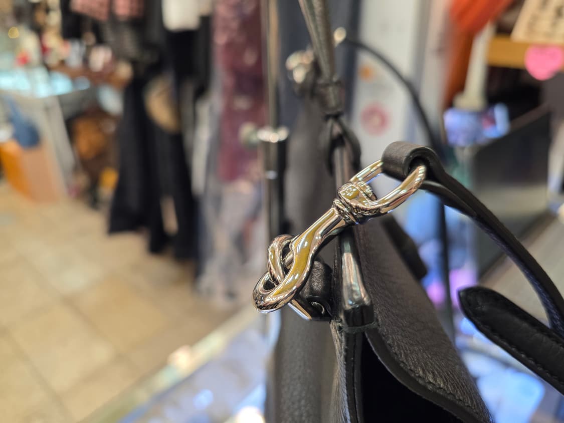 구찌 뱀부 데일리 탑 핸들백 /구찌의 시그니처 스타일과 장인 정신 상품이미지4