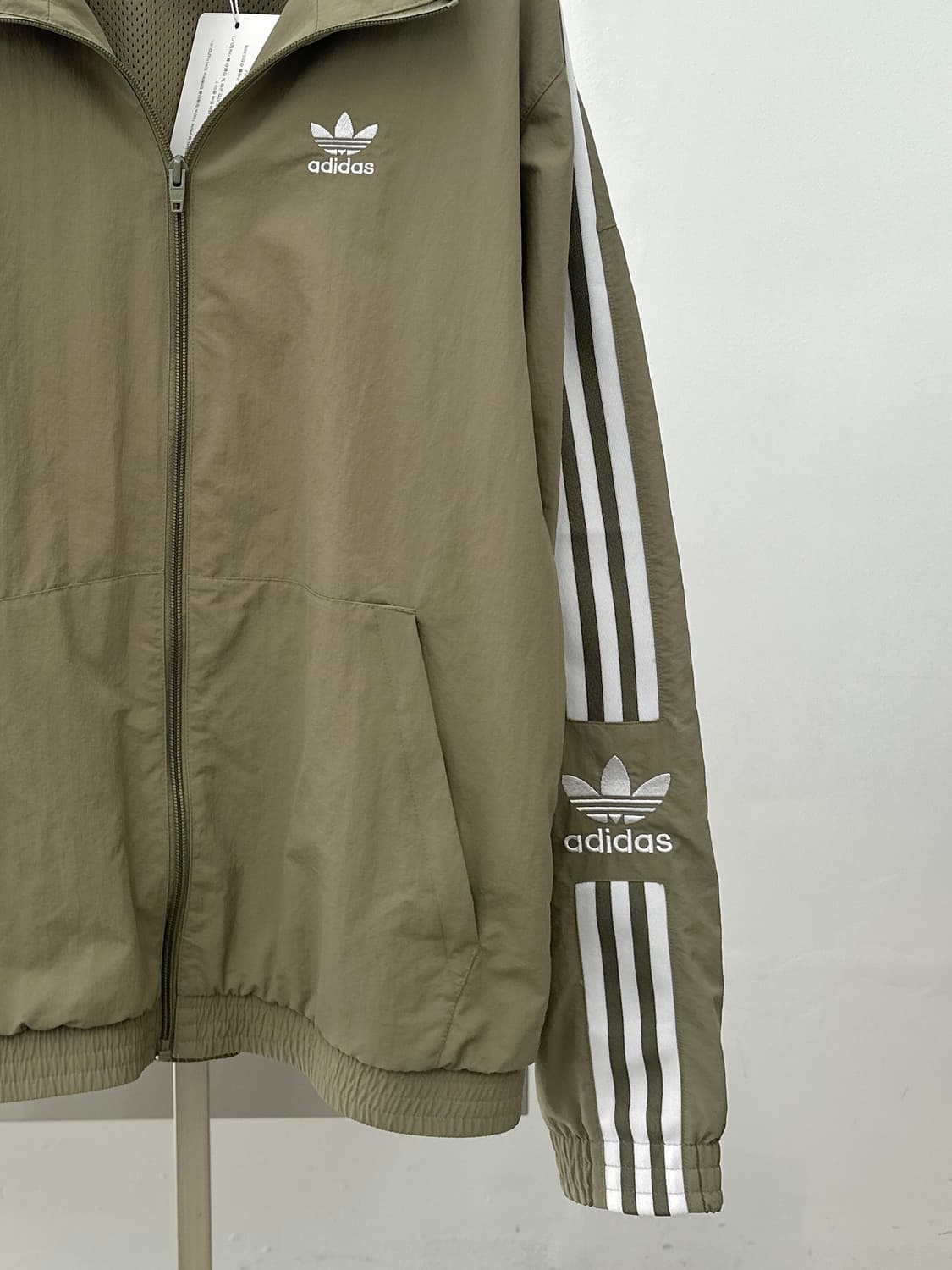 아디다스 올리브카키 락업 트랙탑  상품이미지5