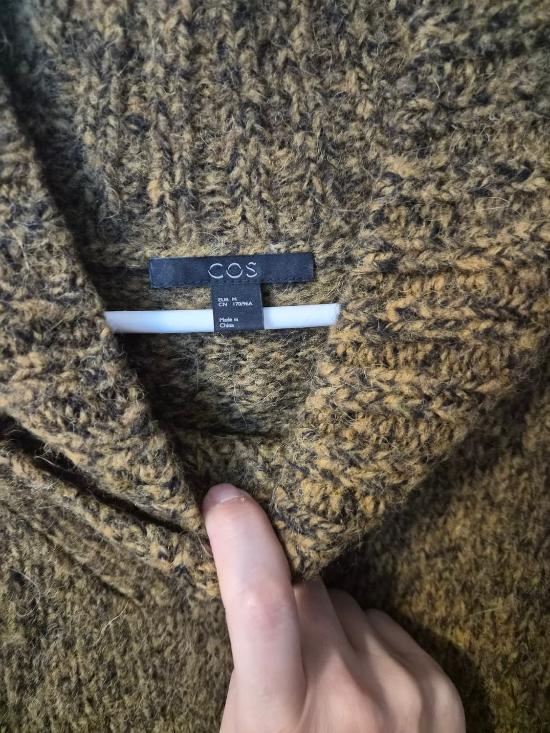 새상품 ​[COS] 코스 오버사이즈 브이넥 모헤어 믹스 니트 (머스타드/ 상품이미지2