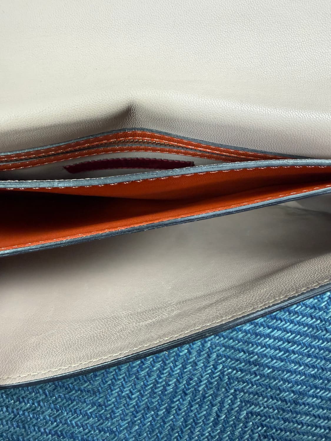 [정품] 발렌티노 가라바니 락스터드 클러치백 (오렌지 레더) 상품이미지6