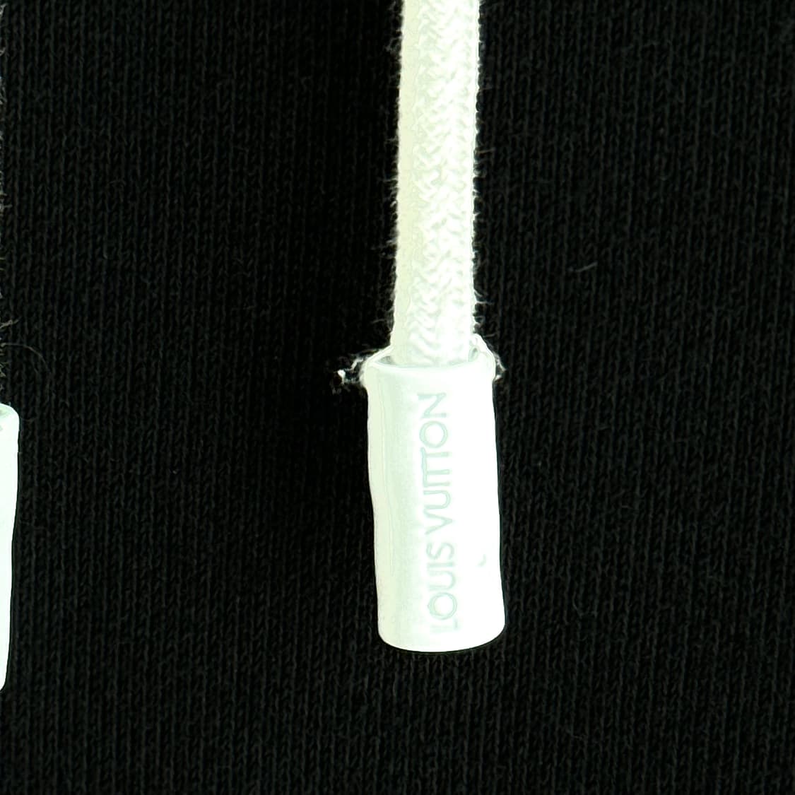 백화점판 루이비통 엔브로이더드 트래블 핀 후드 블랙 상품이미지2