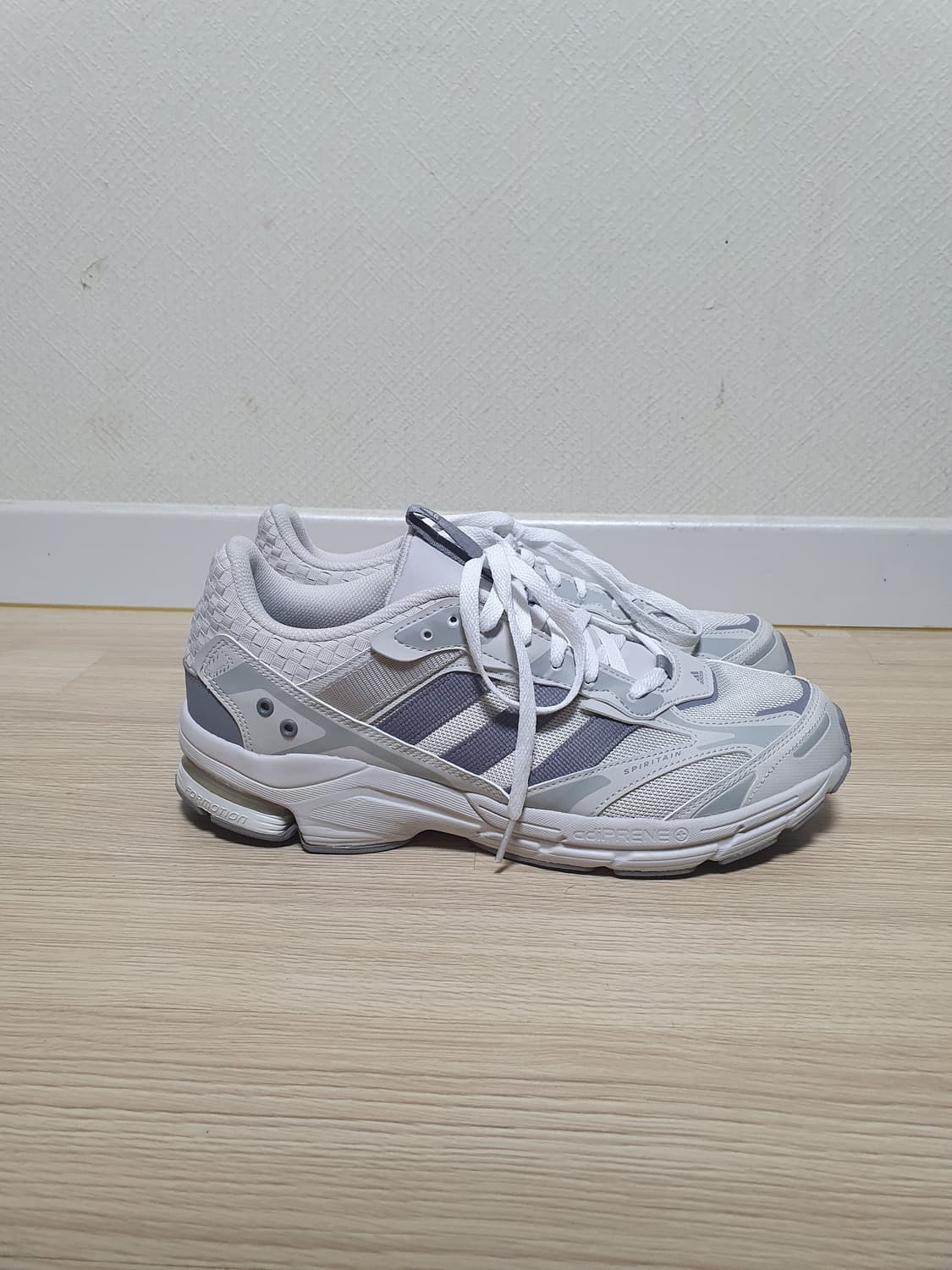 아디다스 스피리테인 2000 운동화 300 상품이미지1