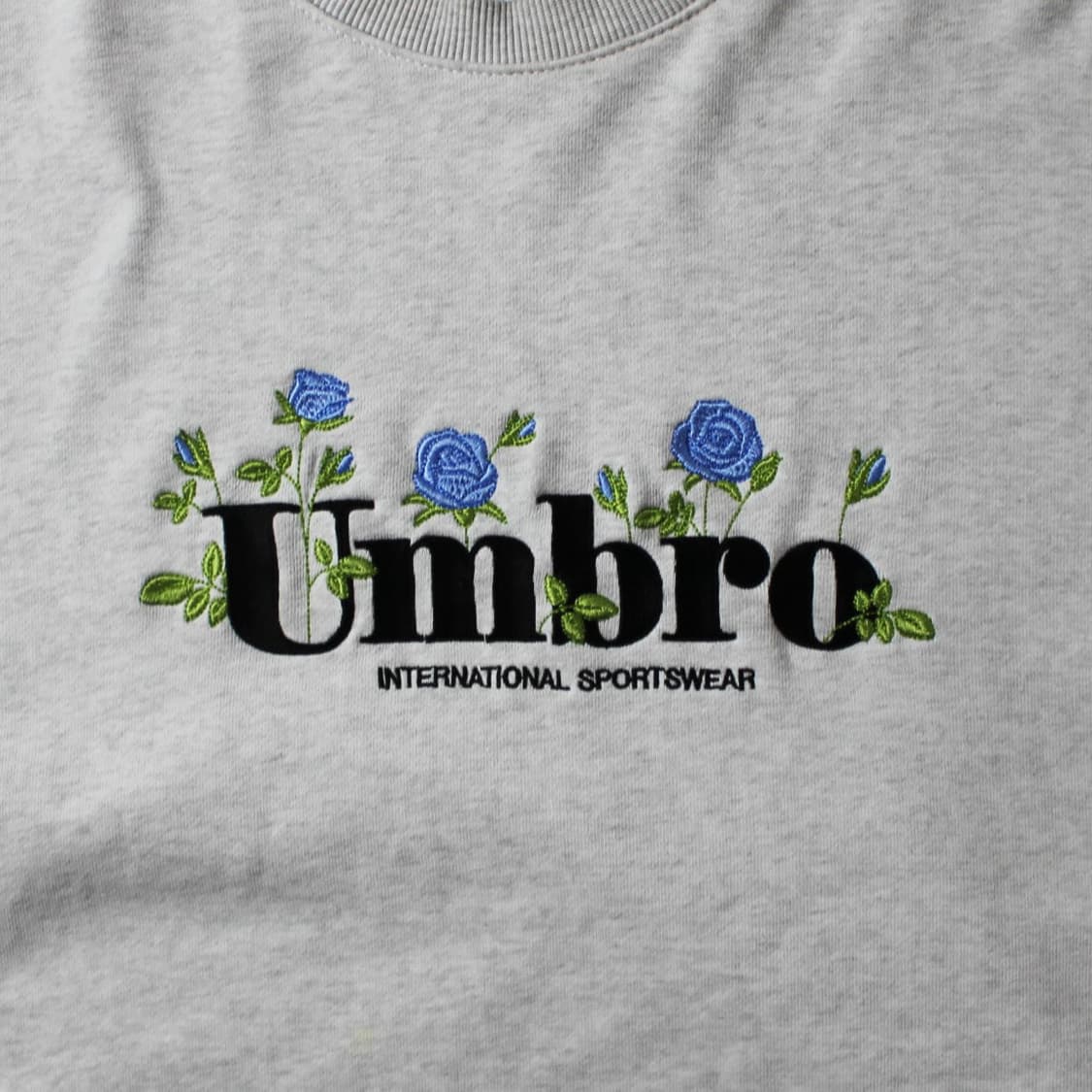 Umbro 엄브로 그레이 플라워 맨투맨 상품이미지3