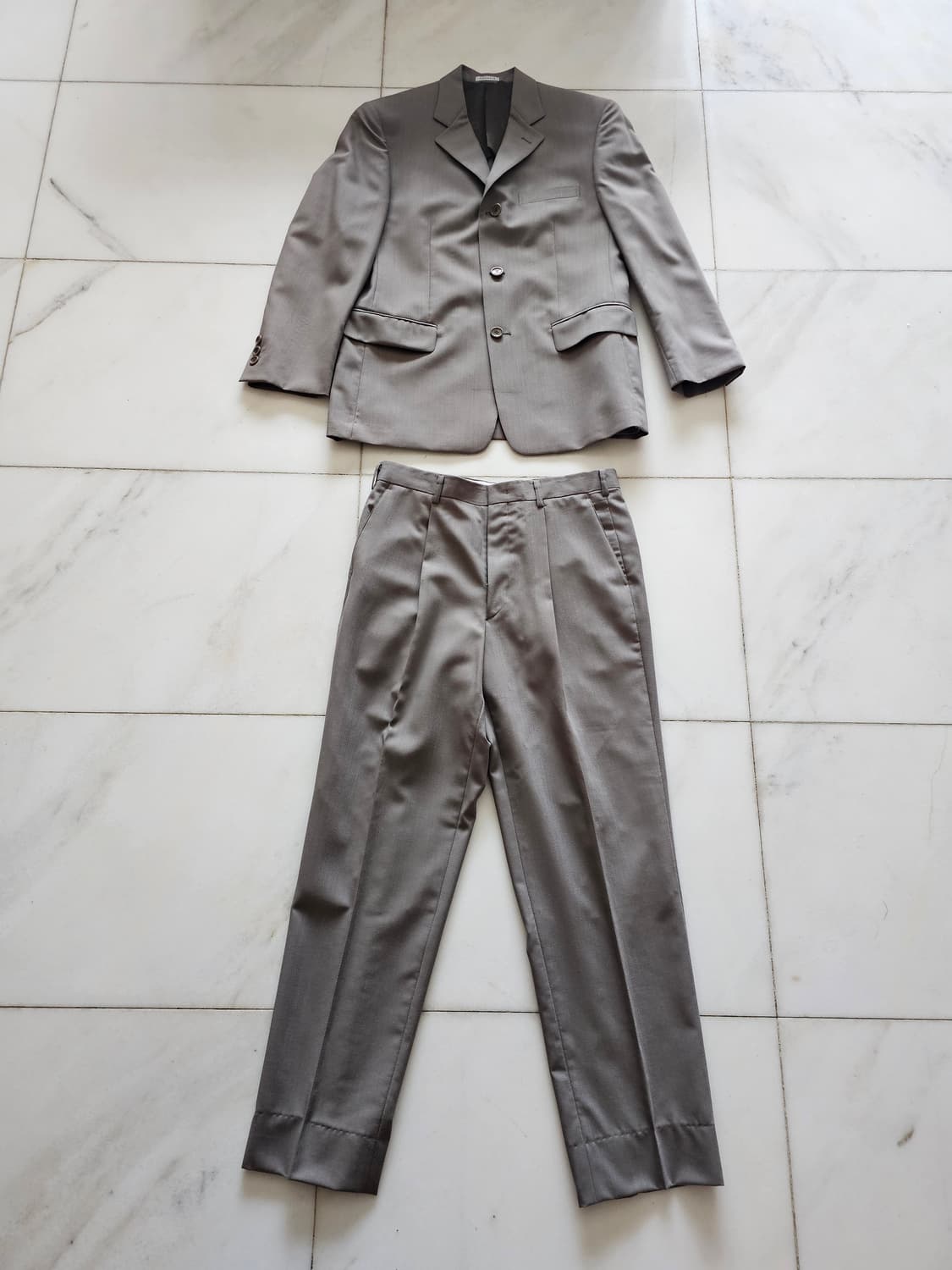 로가디스(ROGATIS) 울100% 남성 수트 세트 (자켓 + 바지) 
 상품이미지4