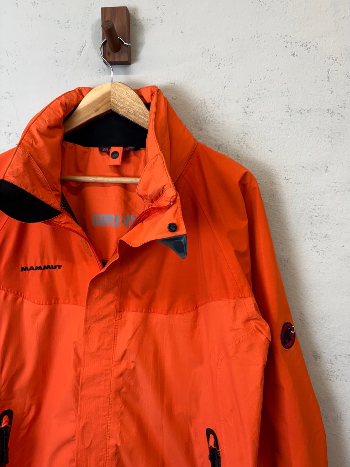 마무트 고어텍스 바람막이 상품이미지3