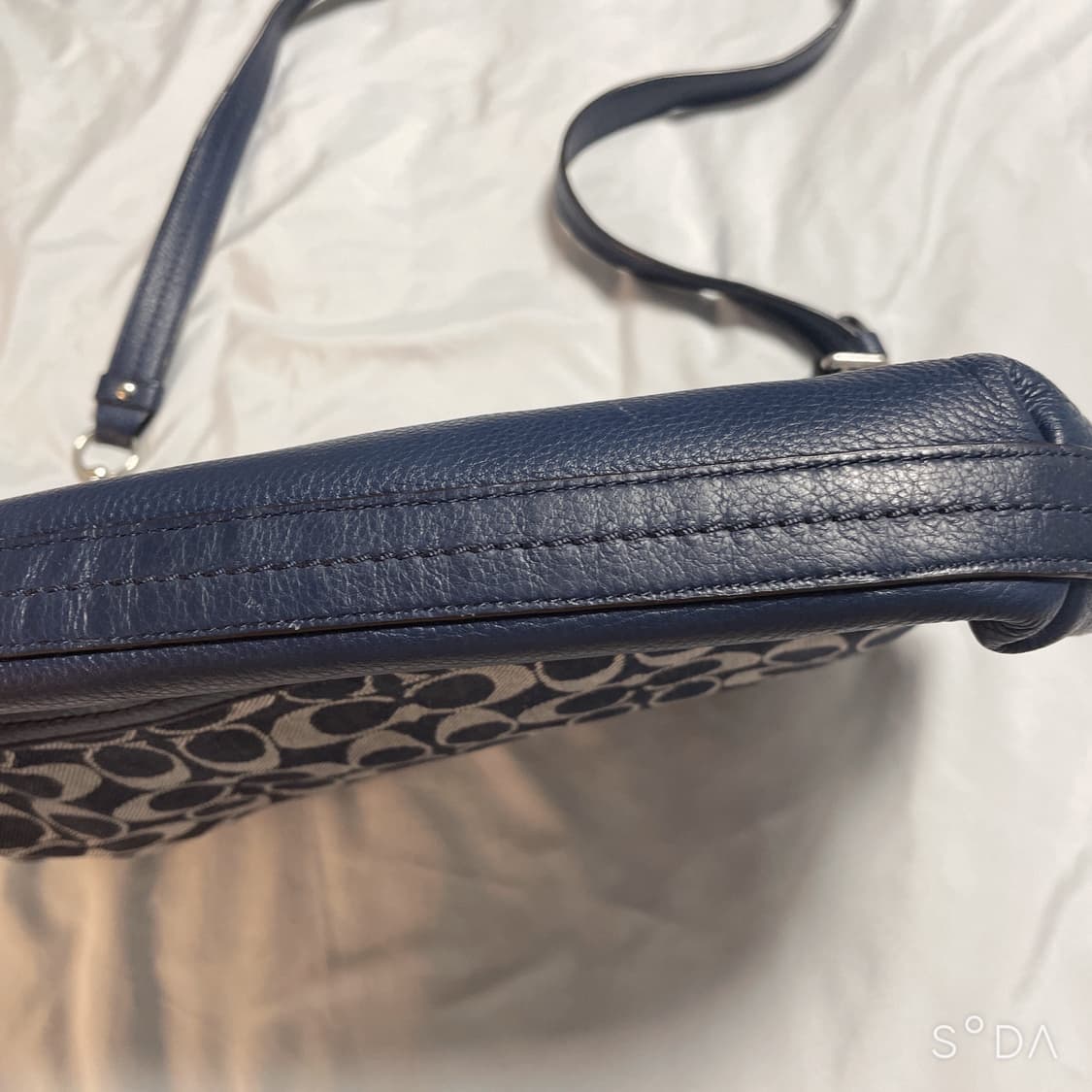 코치 시그니처 네이비 숄더백 크로스백 상품이미지4