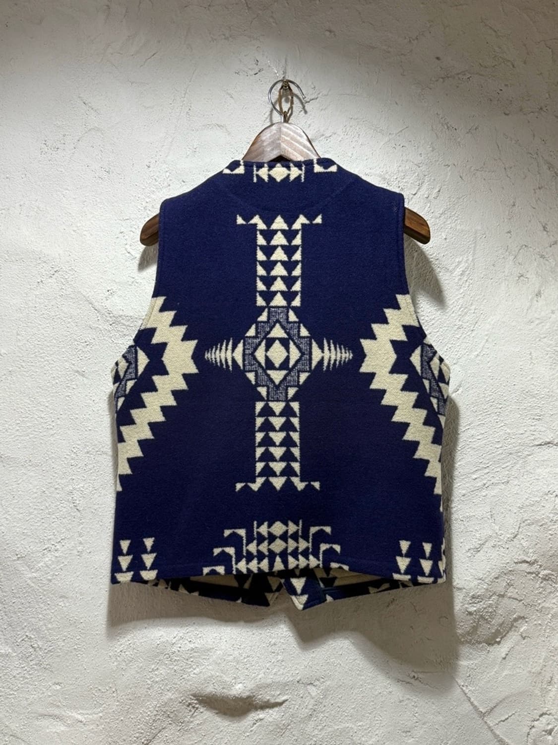 제라도 JELADO 살렘 베스트 나바호 올드 네이비 색상 울 조끼 상품이미지2