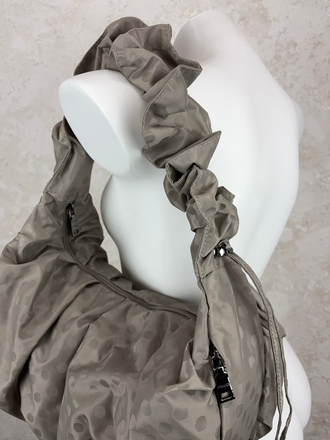 Y’SACCS by 요지 야마모토 폴카 도트 셔링 숄더 백 상품이미지3