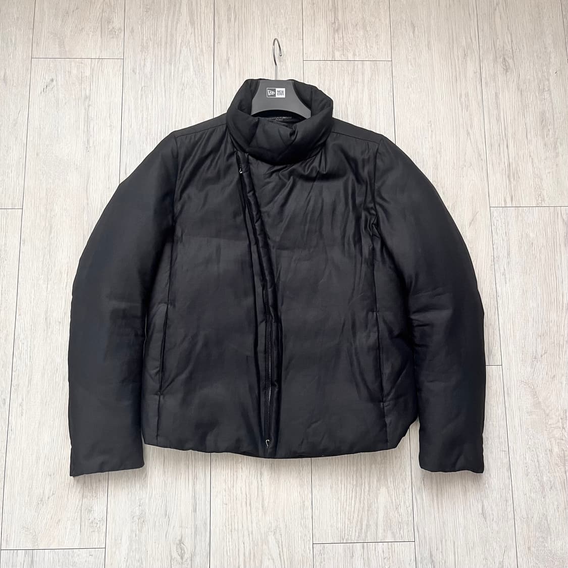 Attachment 사선패딩 상품이미지1