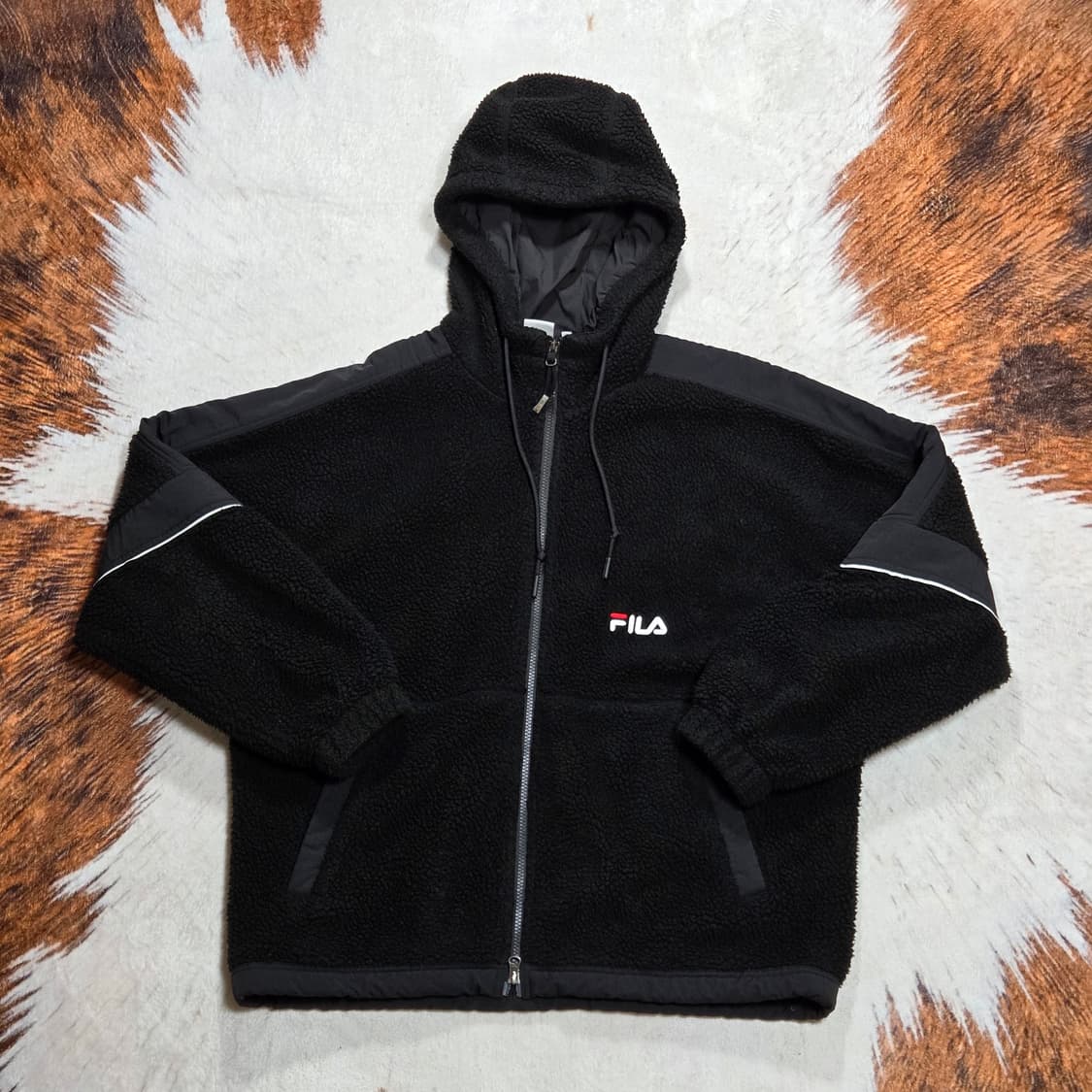 휠라 투웨이 오버핏 자수 후리스 점퍼 상품이미지4