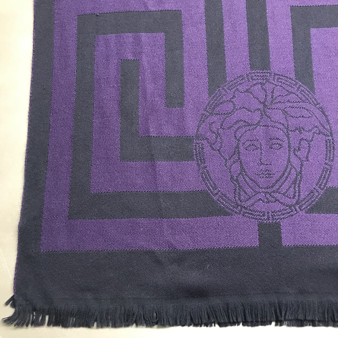 베르사체 메두사 머플러 퍼플 상품이미지6