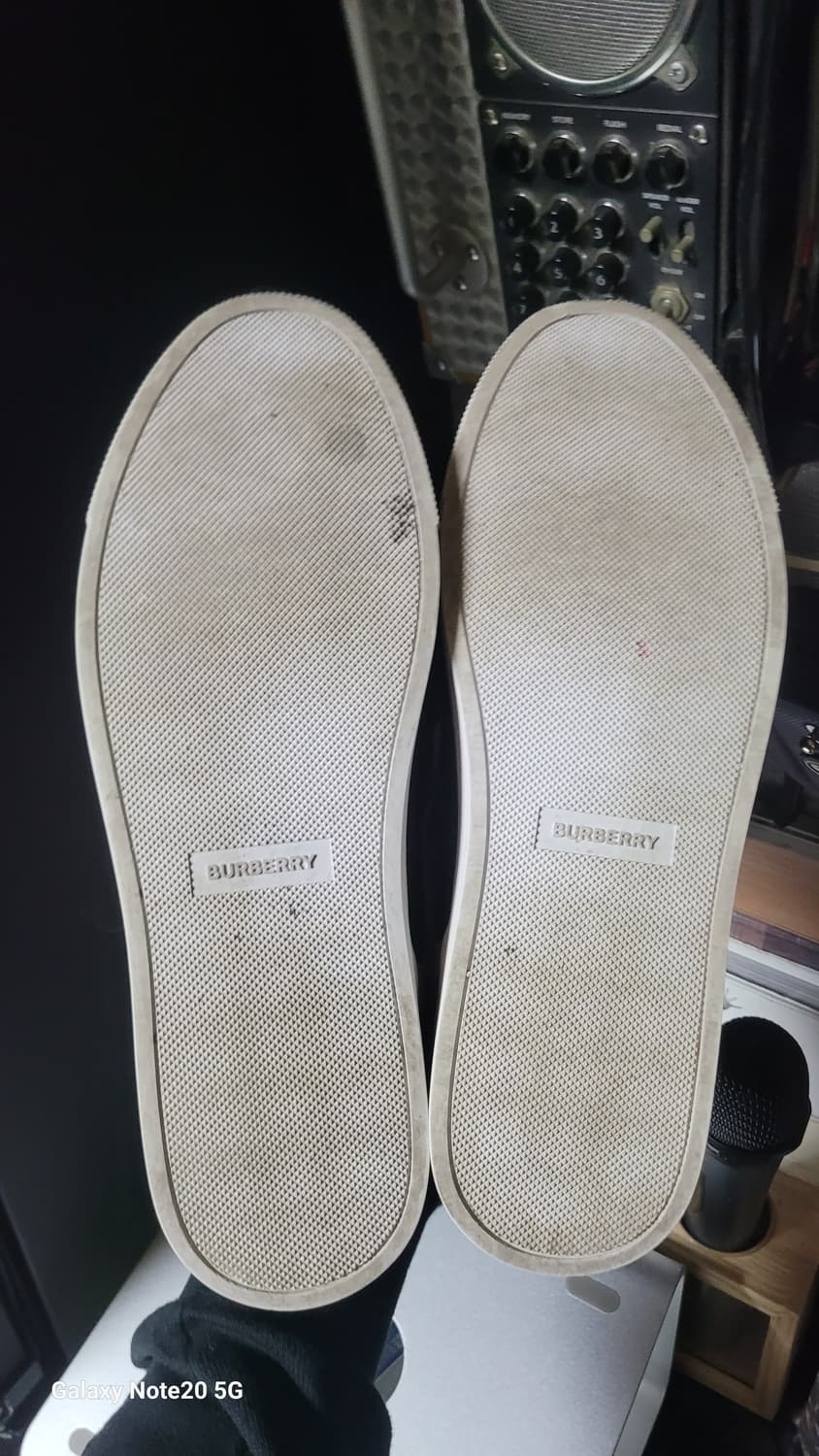 버버리 스니커즈 상품이미지8