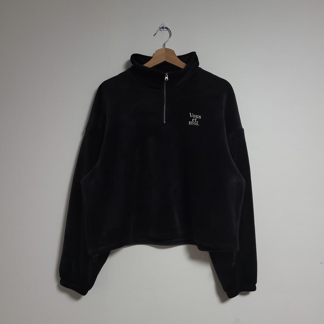 (100) TOPTEN 탑텐 블랙 하이넥 반집업 플리스 벨벳 상품이미지1