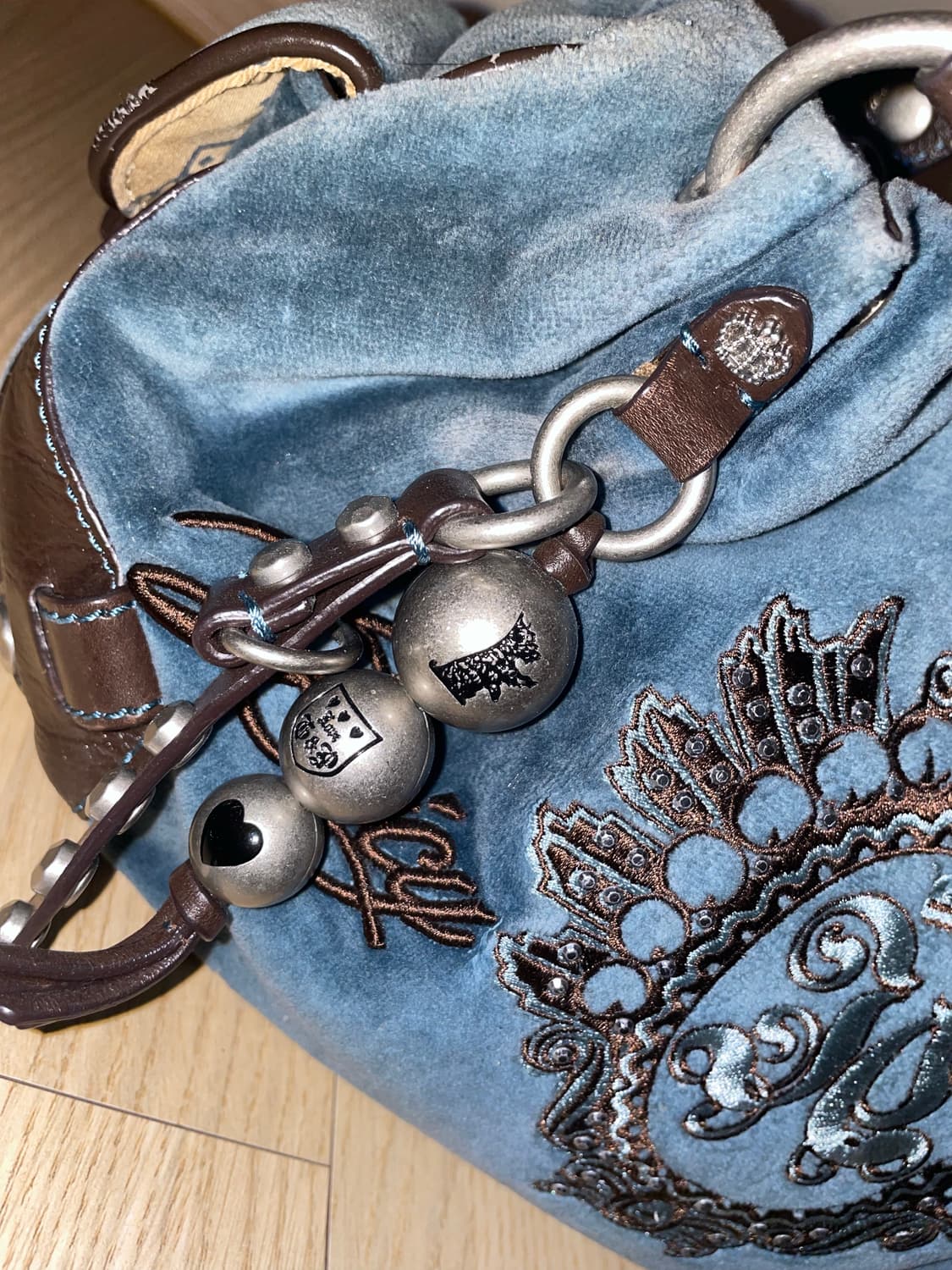 쥬시꾸뛰르 y2k 벨벳 토트백 블루 갸루백 대장 상품이미지3