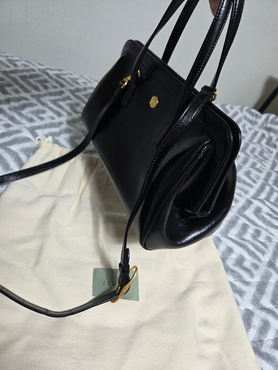 르메메 삭자뎅 Sac Jardin 블랙 크랙 천연 소가죽 가방 크로스백 상품이미지5