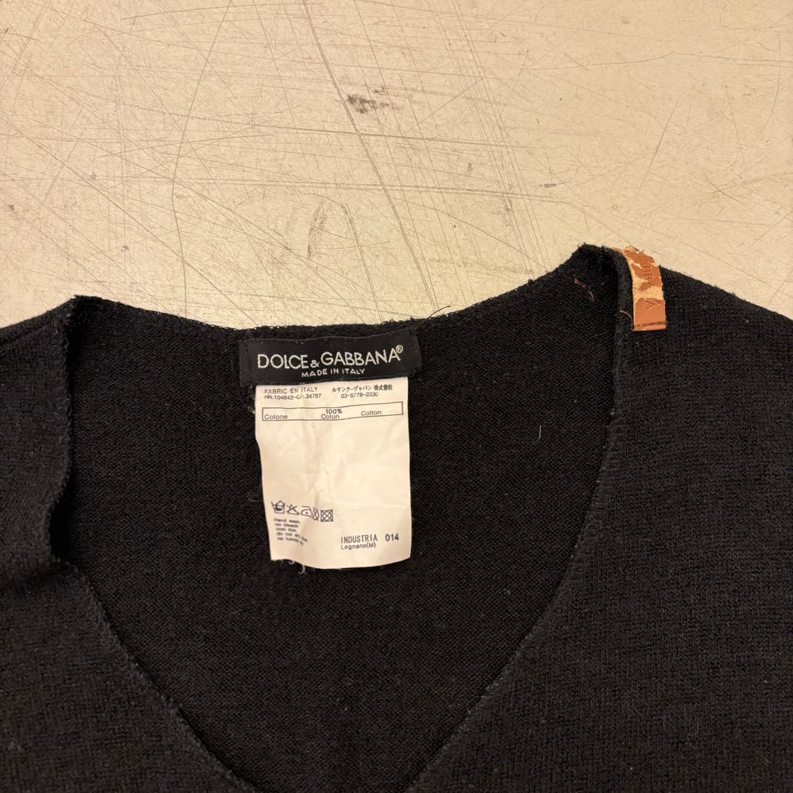 돌체앤가바나 브이넥 블랙 니트 상품이미지3