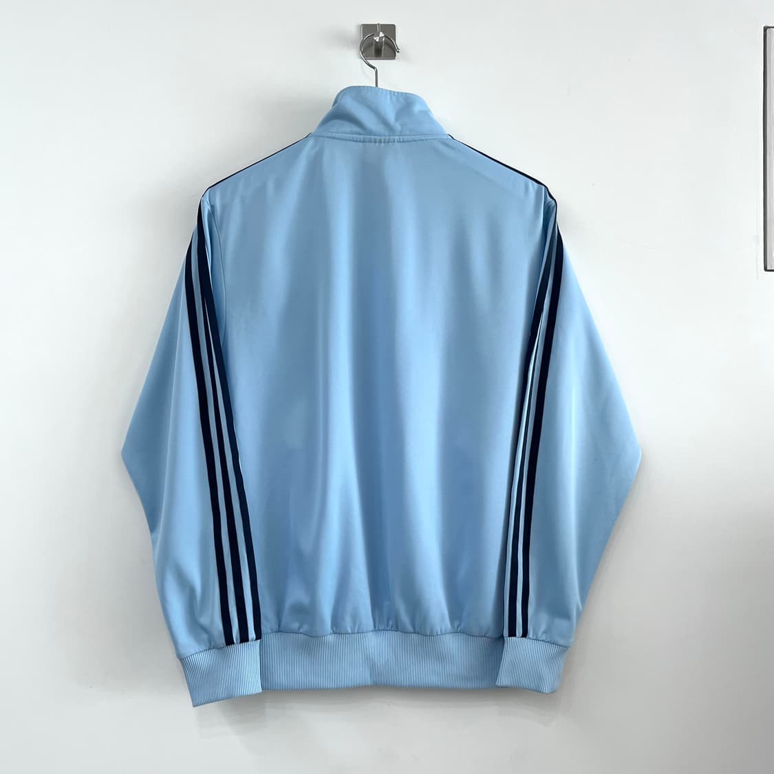 아디다스 자수로고 스카이블루 시나모롤 트랙탑 져지 상품이미지3