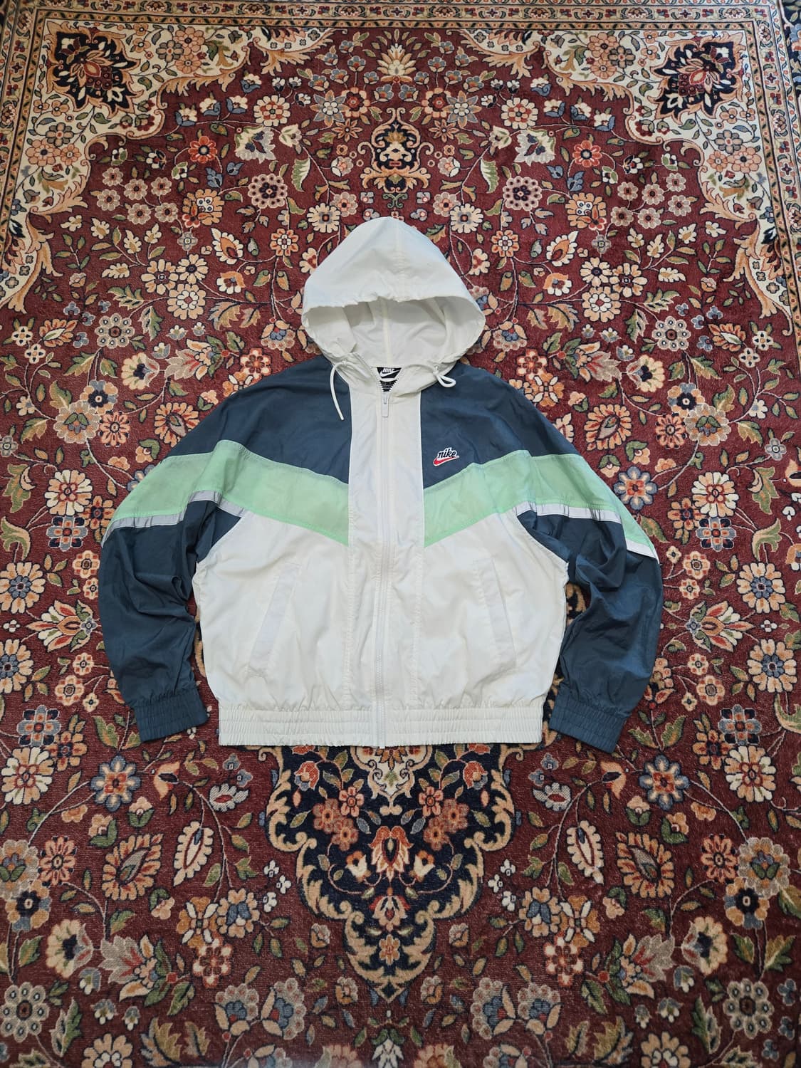 [S] 나이키 헤리티지 윈드러너 바람막이 자켓

 상품이미지1