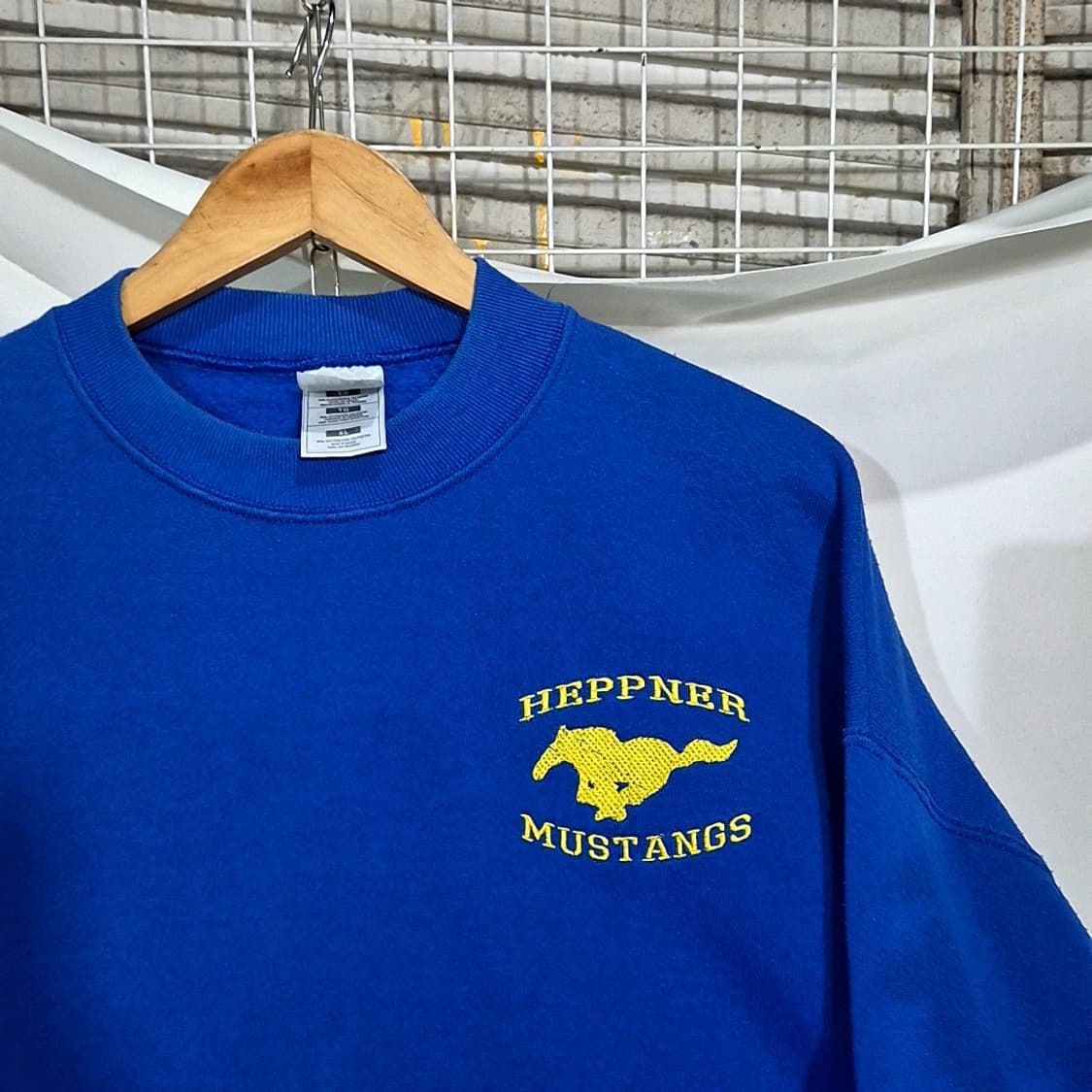 프룻오브더룸 머스탱 맨투맨 상품이미지2