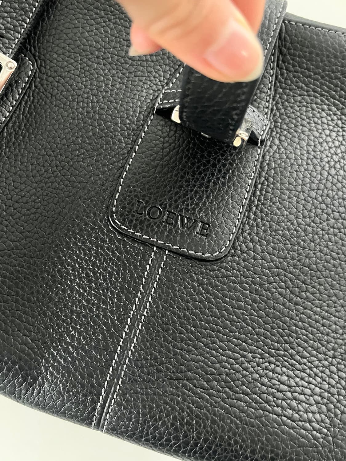 LOEWE 로에베 버클 레더 숄더백 상품이미지7