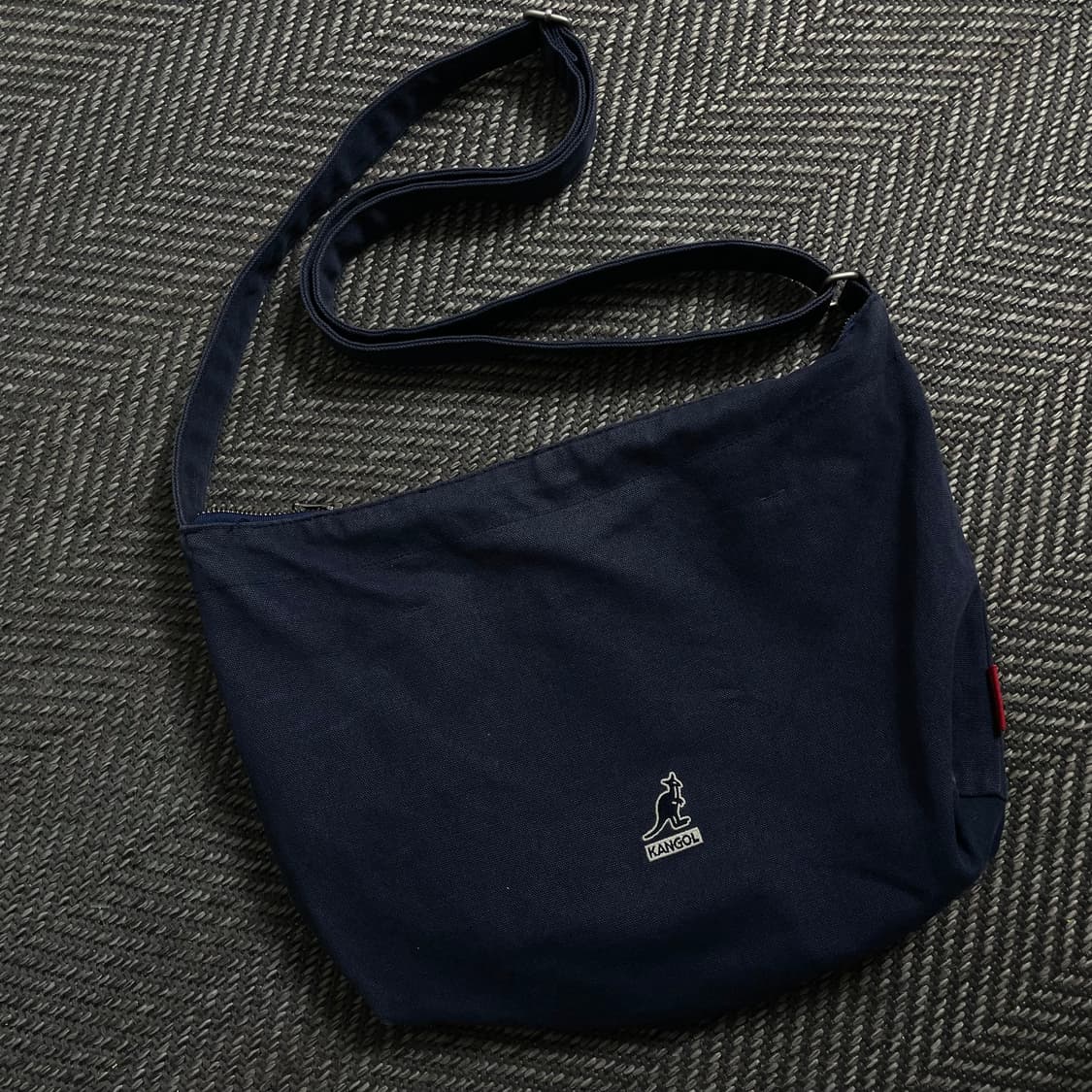 캉골 자수로고 네이비 캔버스 크로스백 y 4568 상품이미지1
