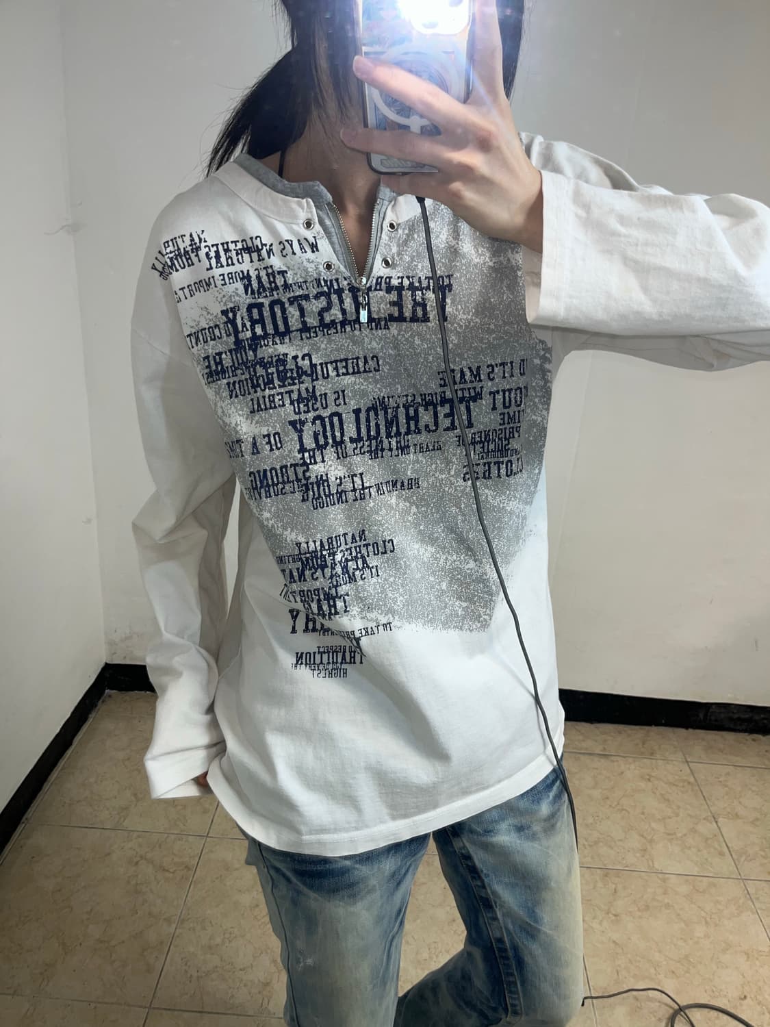 Y2K 그런지 그래픽 헨리넥 롱슬리브 상품이미지3