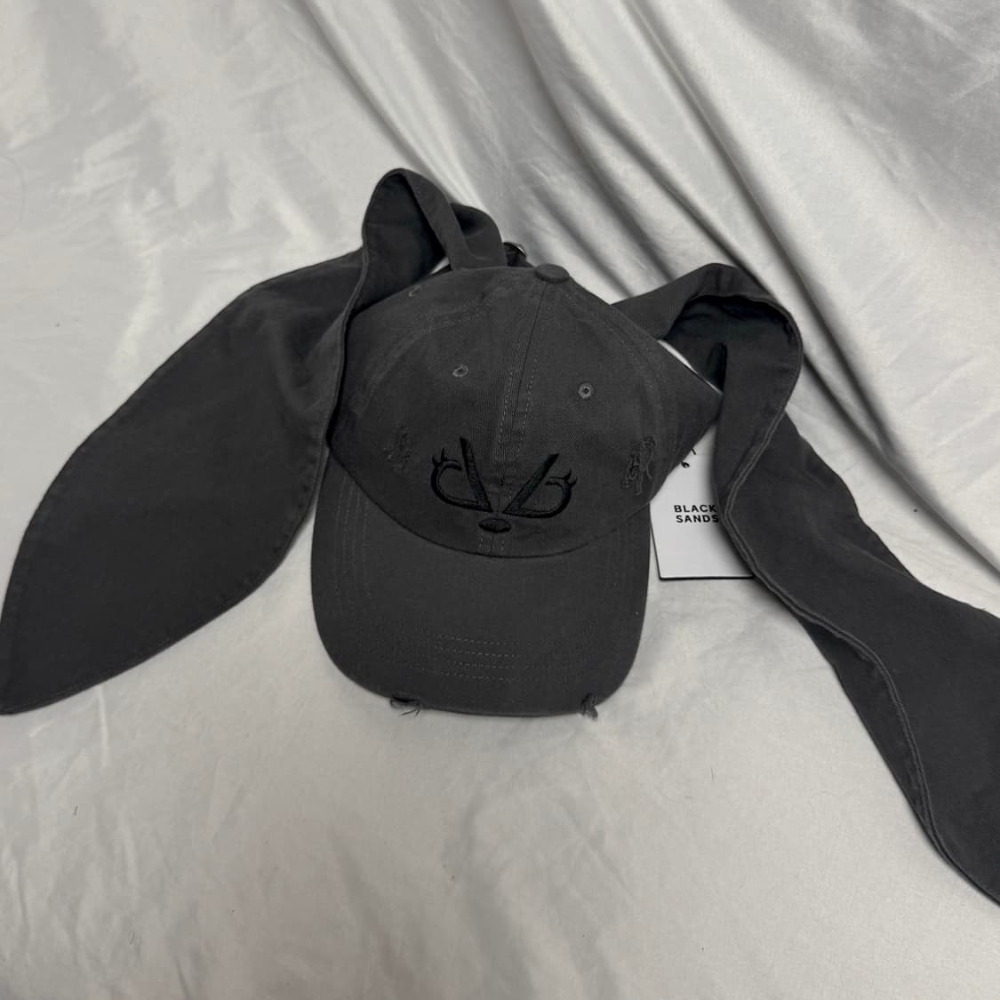 블랙샌즈 토끼 귀 볼캡 상품이미지2