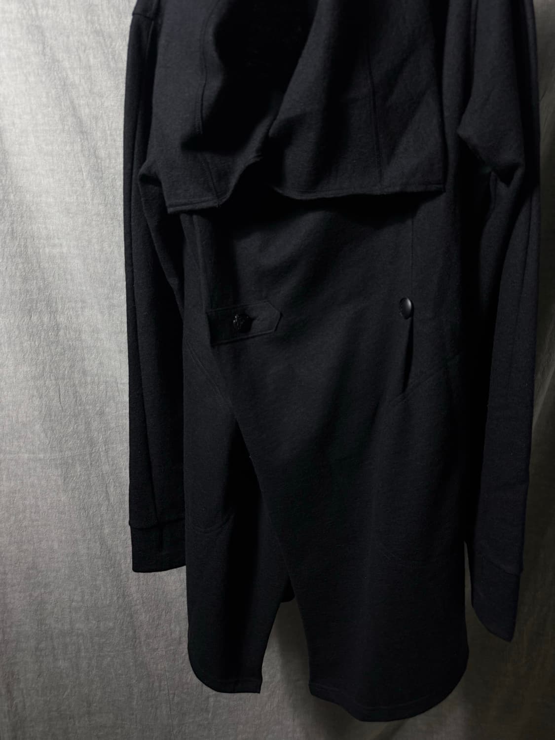 Asymmetric High-Neck Draped Sweatshirt   상품이미지4