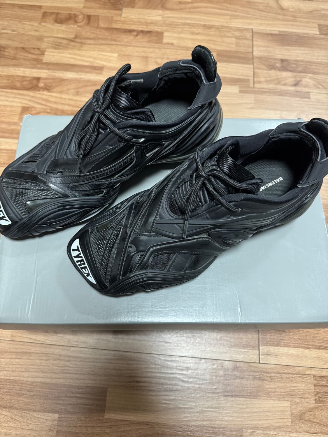 발렌시아가 타이렉스 42 상품이미지1