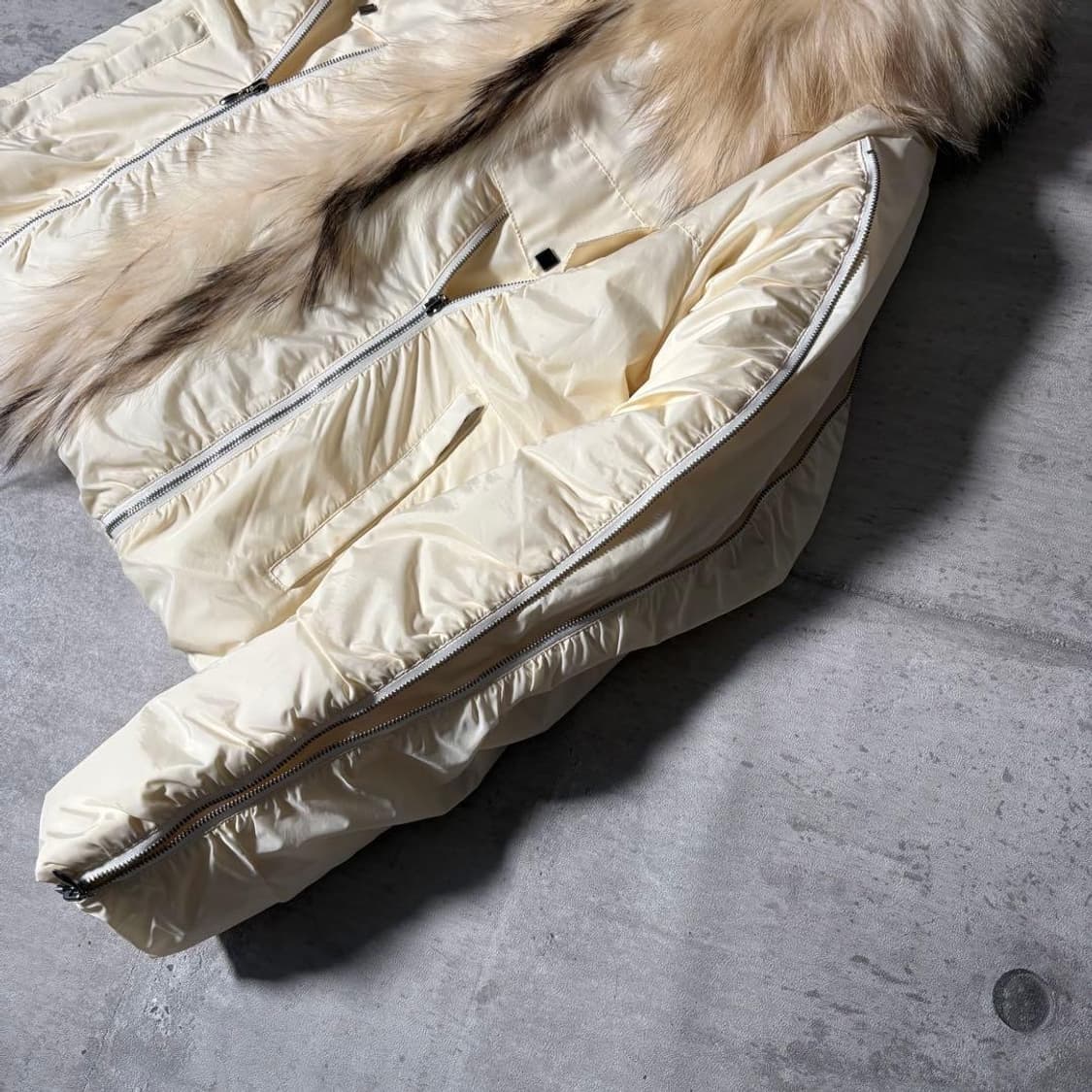 [새상품] SHELVO Y2K 퍼 트리밍 패딩점퍼 상품이미지6