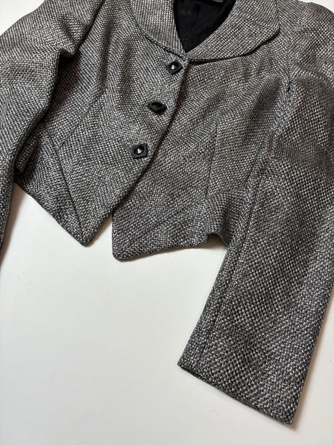 엠포리오 아르마니 퍼프 크롭 블레이저 자켓 PN8638 상품이미지4