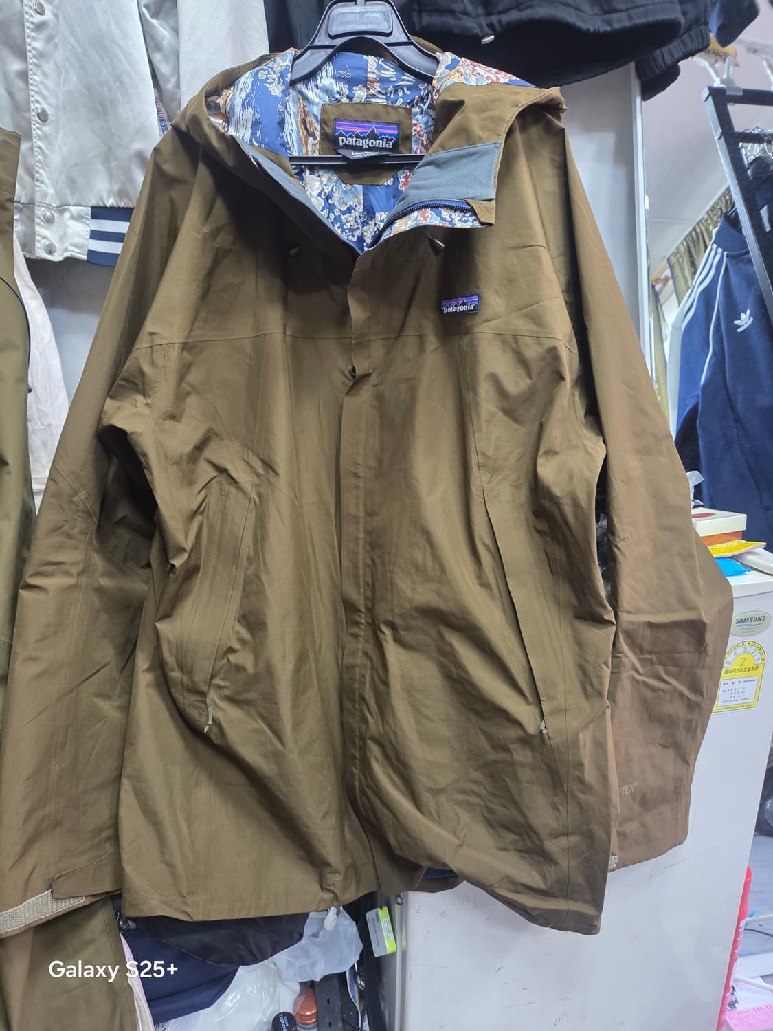 파타고니아   브라운 후드  바람막이 상품이미지1