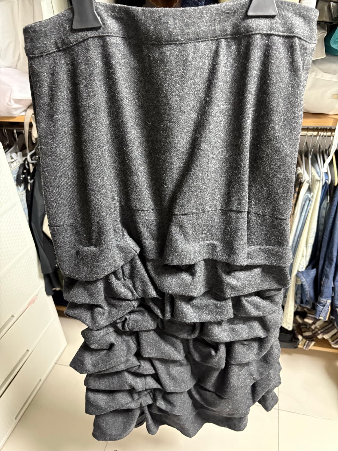 에옹쓰 piled wool skirt size 2 상품이미지4