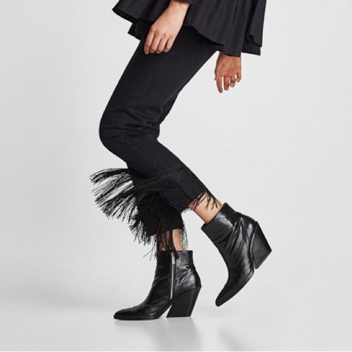 자라 프린지 디테일 레귤러핏 스트레이트 미드라이즈 블랙진 40 새상품 상품이미지2