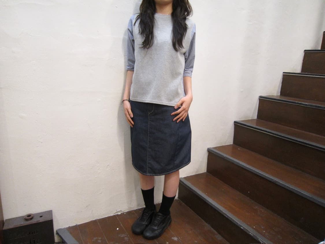 리바이스 엔지니어드 진 데님 미디 스커트 백 플리츠 디테일 진청 상품이미지2