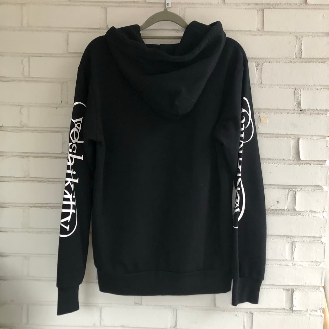 요시키티 블랙 후드티 상품이미지6