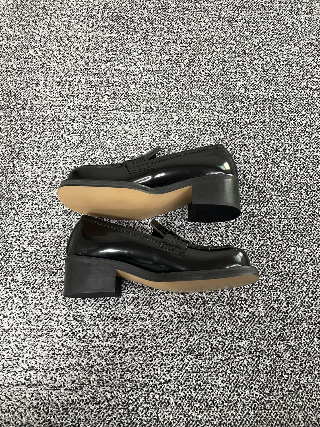 빈티지9. 써티포민 터커로퍼 유광블랙 카우레더 상품이미지5