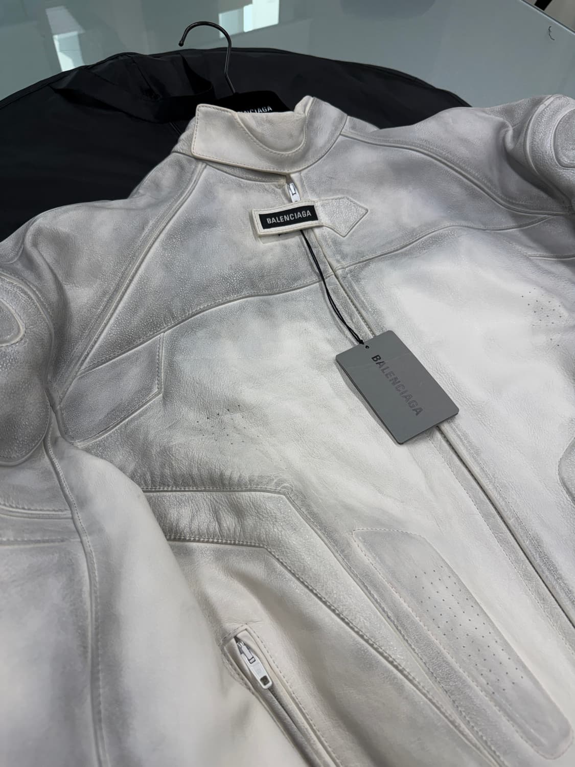 발렌시아가 23ss 머드쇼 디스트레스드 레더 바이커 자켓 1 상품이미지6