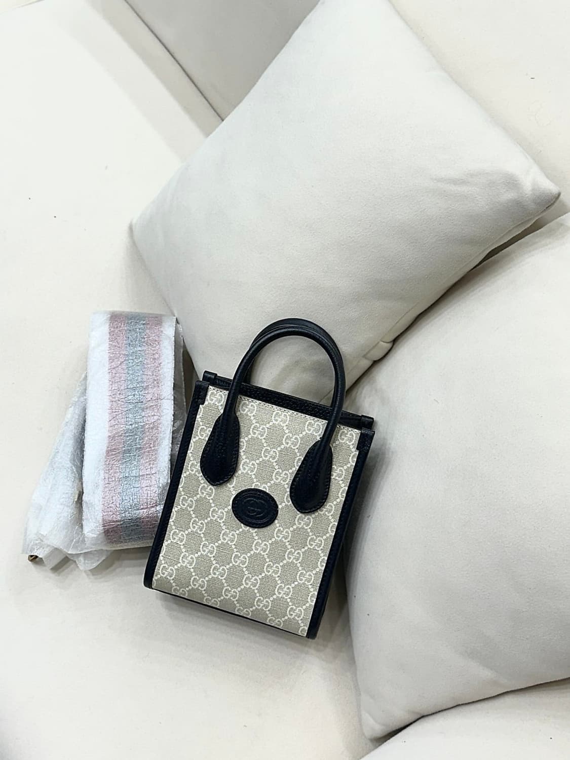 구찌 인터로킹 GG 미니 토트백 (정품) 상품이미지1